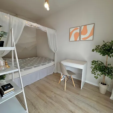 Komputerowa Airport And Business District Apartamento Varsovia